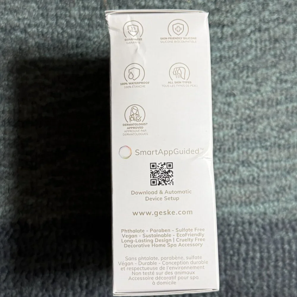 🔥 $15 SALE NIB Geske Facial Cleansing Brush 4-in-1 Silicone SmartApp